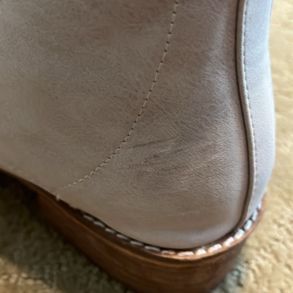 Boots - Picture 5 of 6